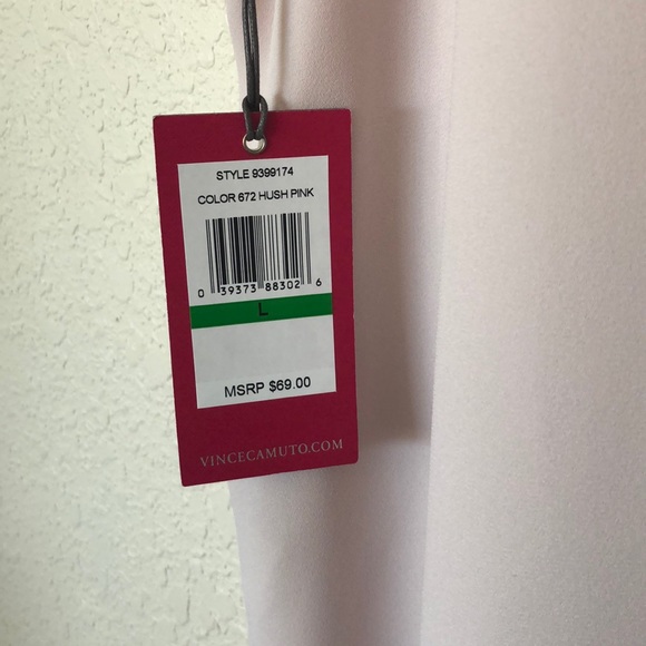 Vince Camuto sleeveless blouse in hush pink - Picture 3 of 4